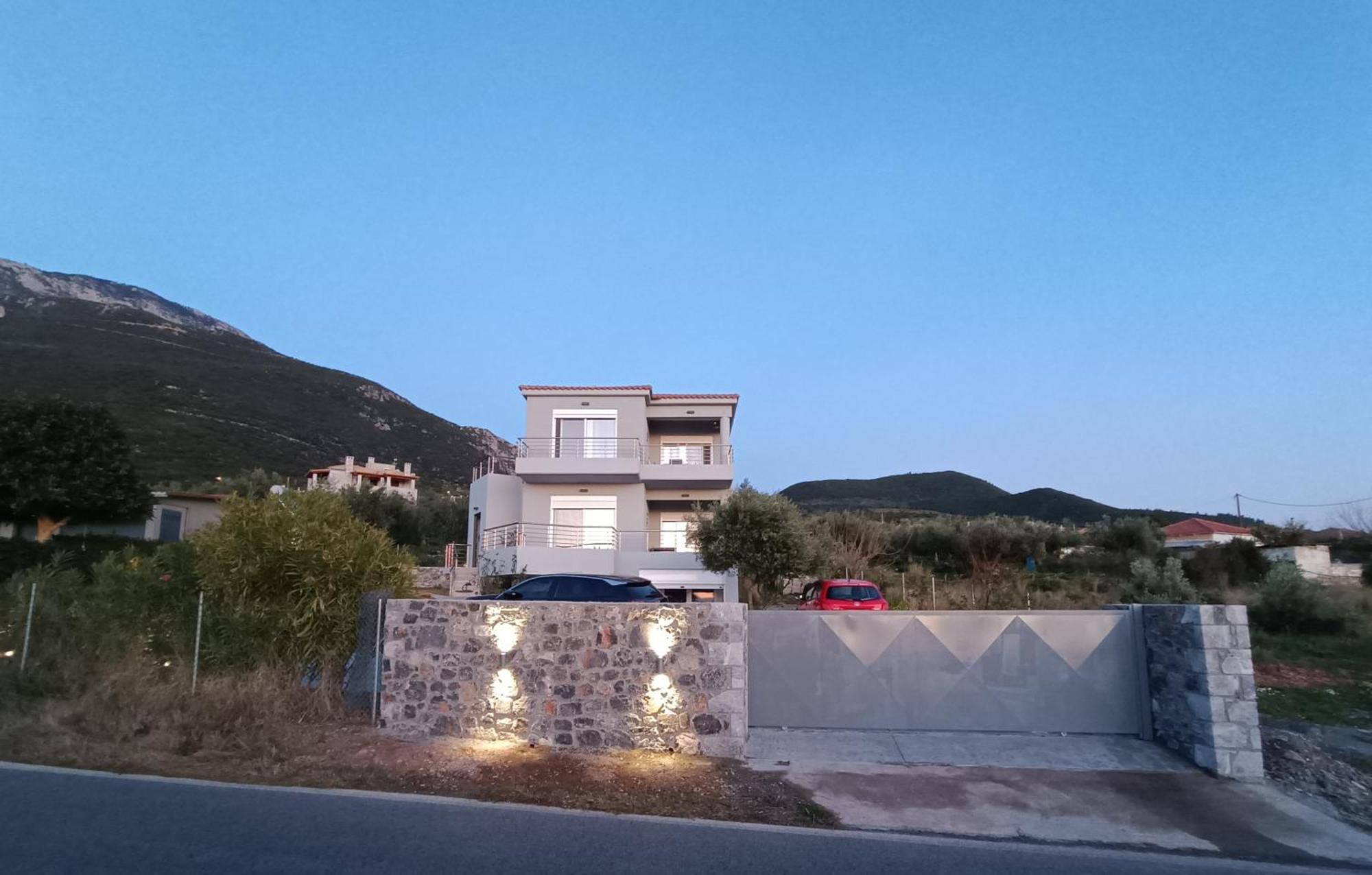 Evilenia Luxury Apartments Kalamata Eksteriør billede